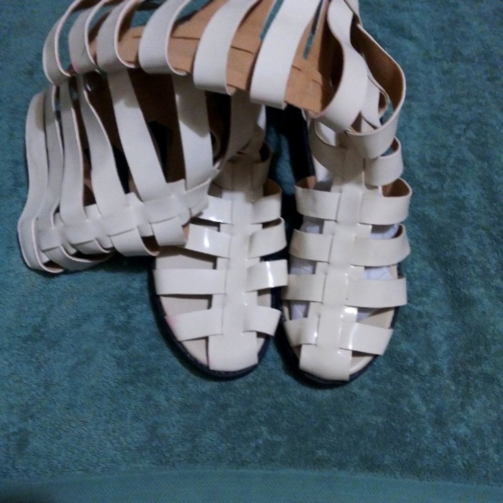 Beautiful tan sandal boots with zipper in the back and very comfortable